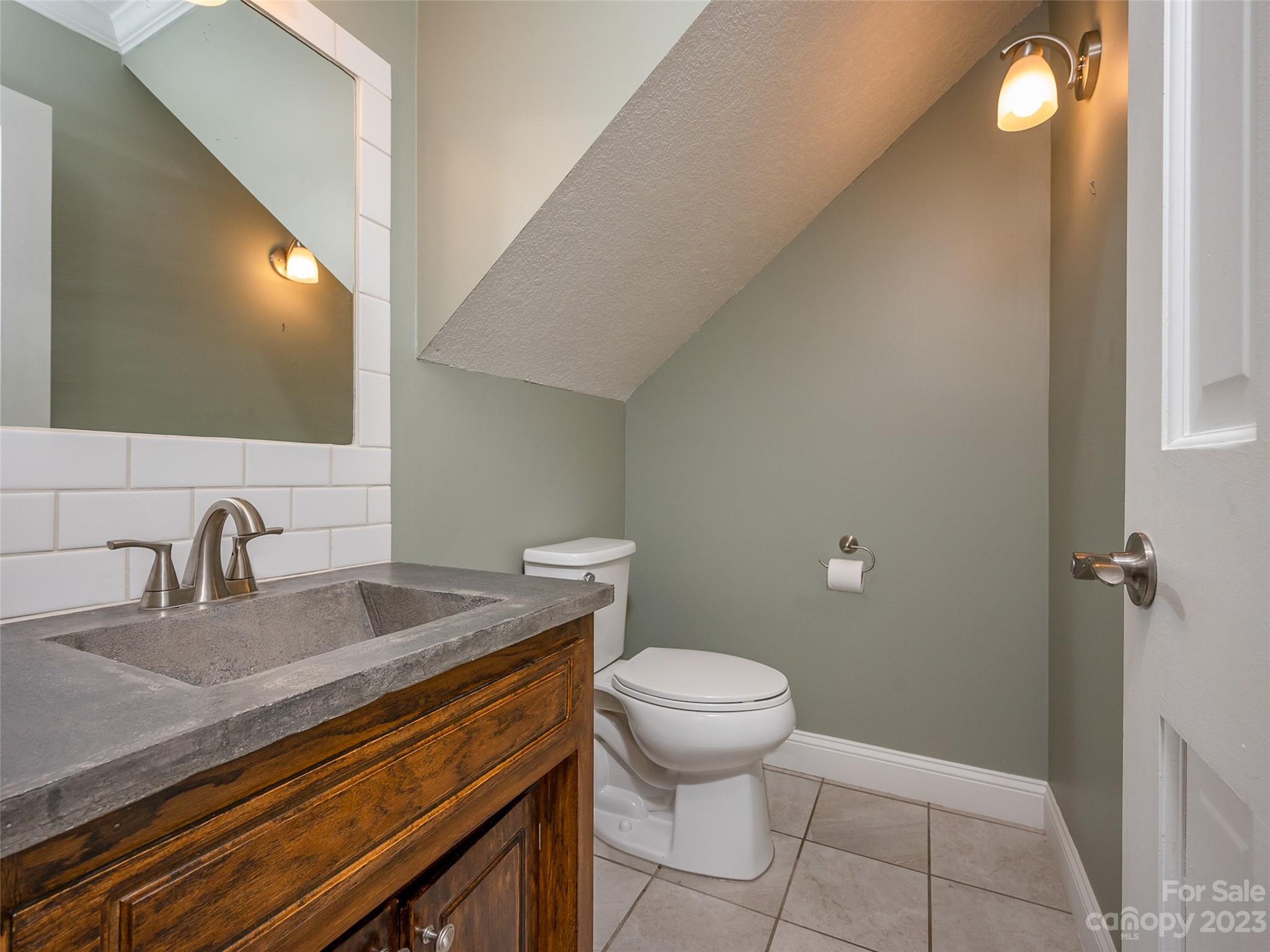 33 Oak Ridge Circle Columbus, NC 28722 - Photo 13 of 48 Gallery Image 13