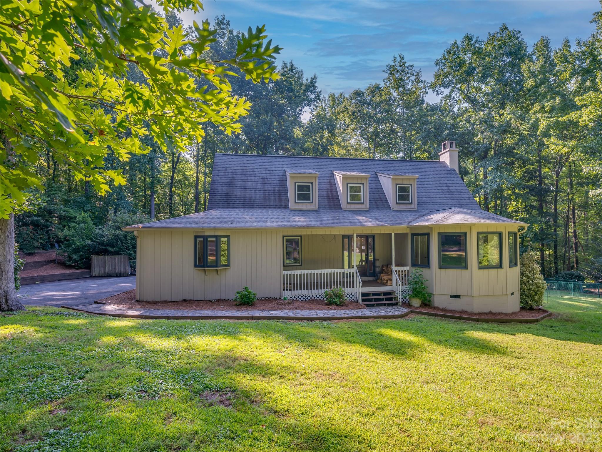 33 Oak Ridge Circle Columbus, NC 28722 - Photo 3 of 48 Gallery Image 3
