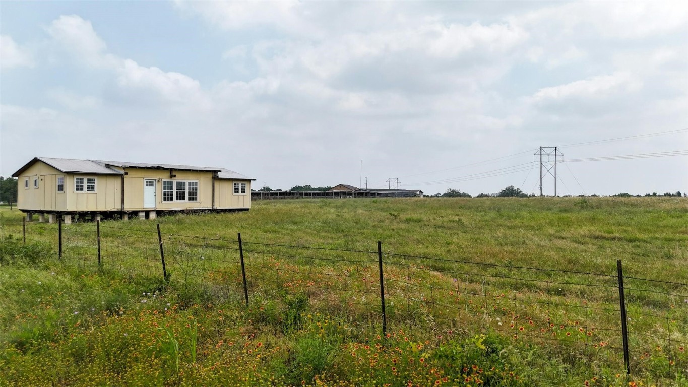 6015 Seawillow Road Lockhart, TX 78644 - Photo 8 of 12