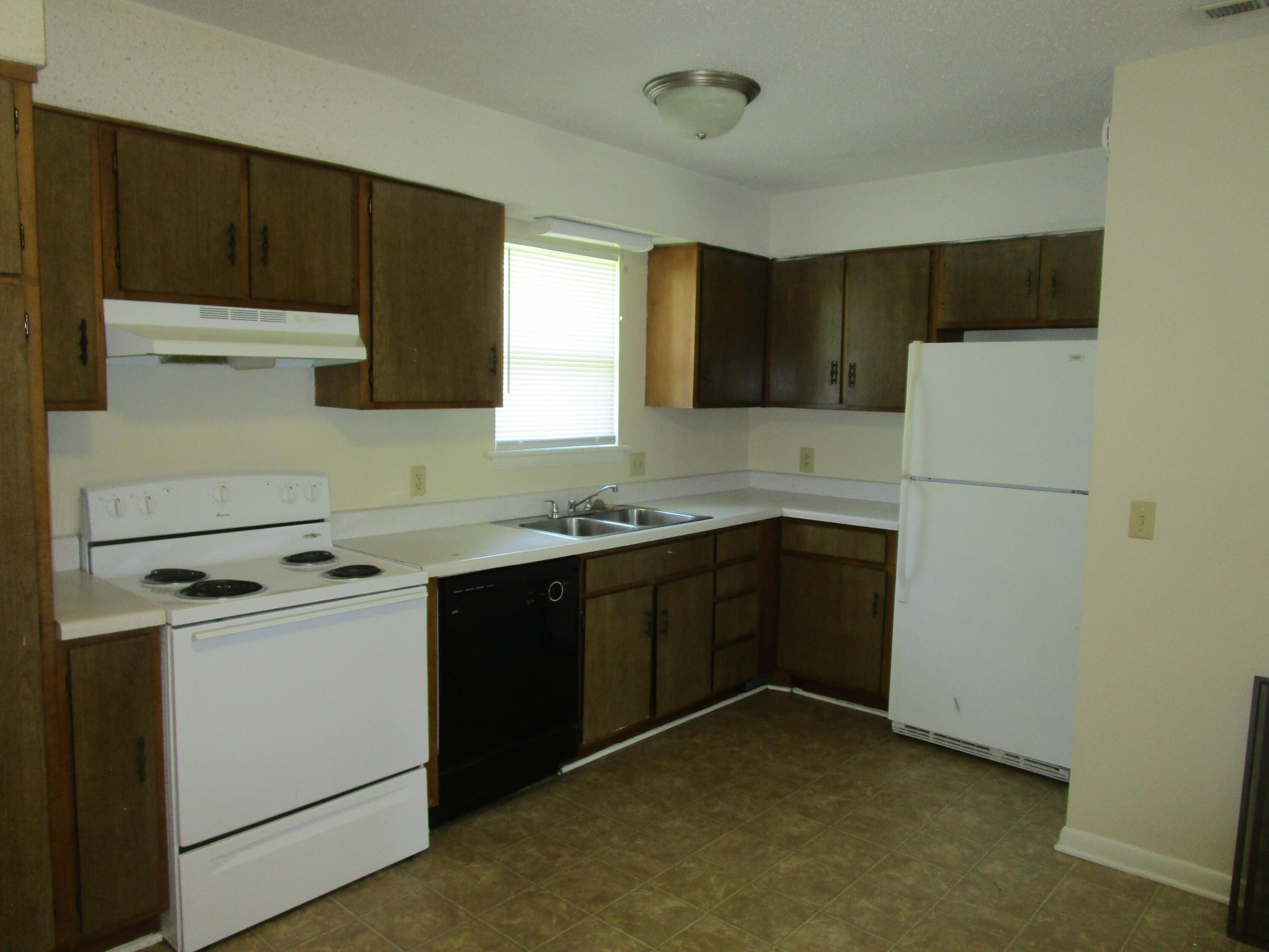 251 Rast Street, Unit A6 Sumter, SC 29150 - Photo 12 of 13 IMG_6085