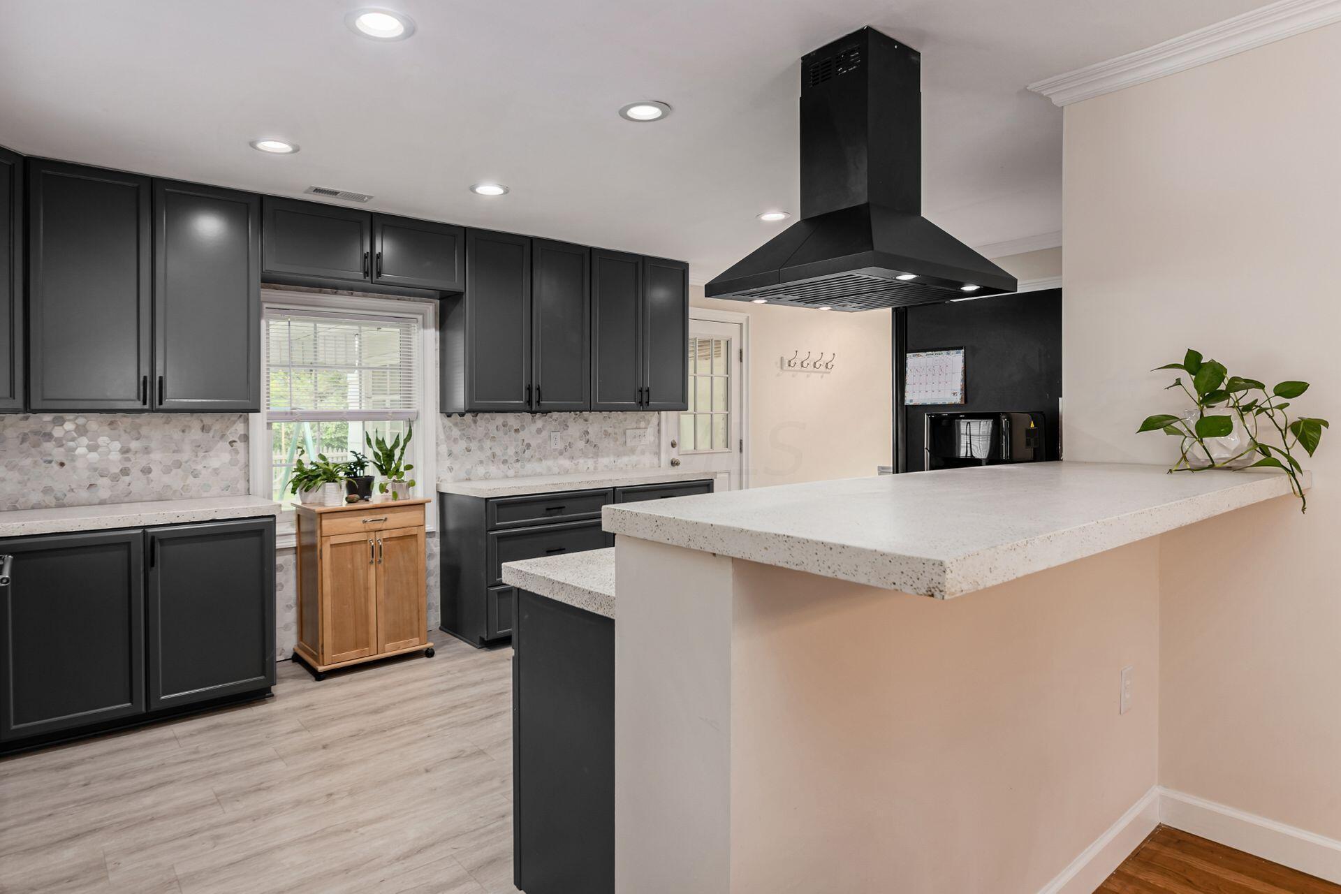 281 South Broadleigh Road Columbus, OH 43209 - Photo 17 of 44 018__L 281 S Broadleigh Rd051