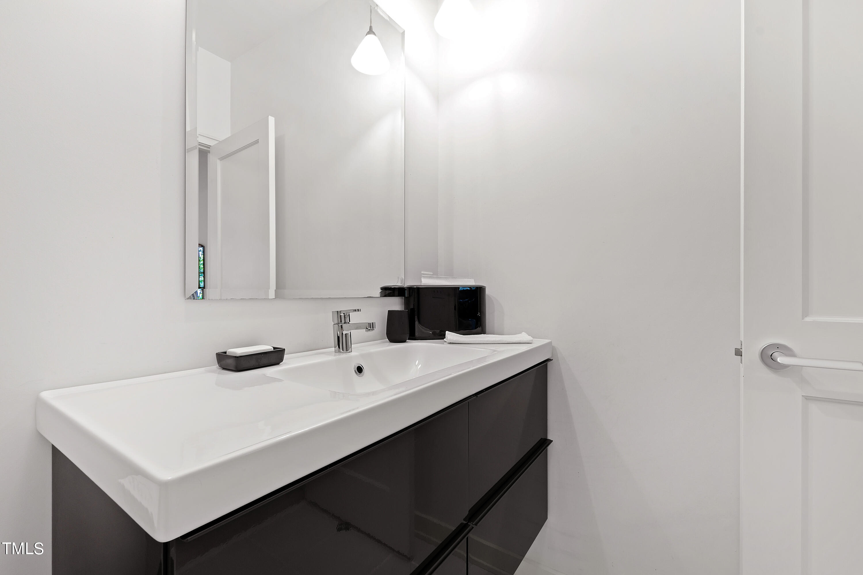 2212 The Circle Raleigh, NC 27608 - Photo 45 of 88 Bathroom