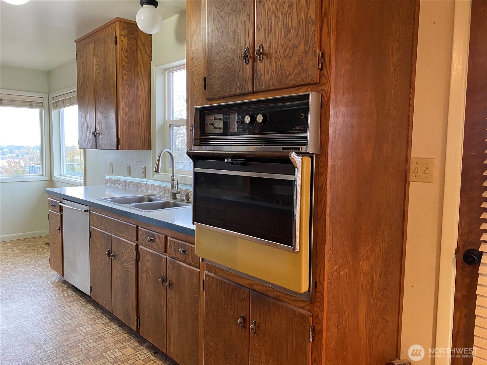 1804 South Division Street Moses Lake, WA 98837 - Photo 11 of 40