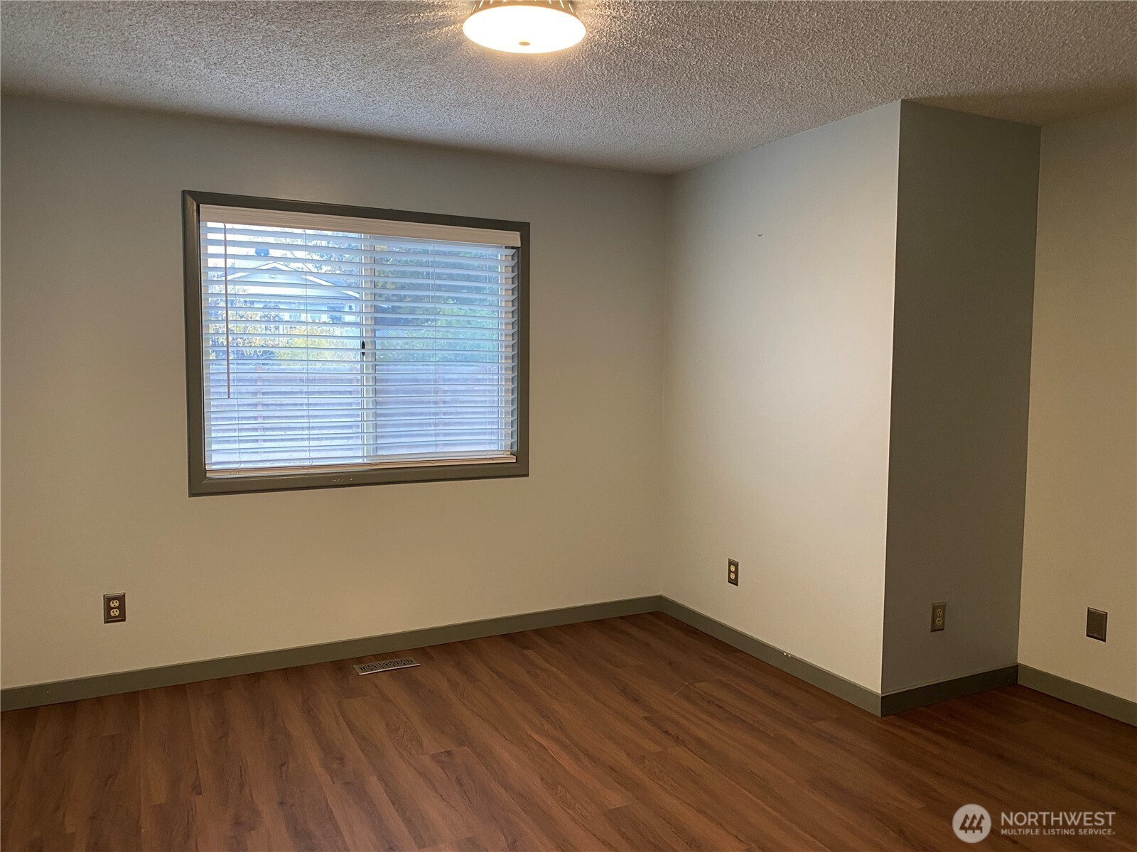 1804 South Division Street Moses Lake, WA 98837 - Photo 22 of 40