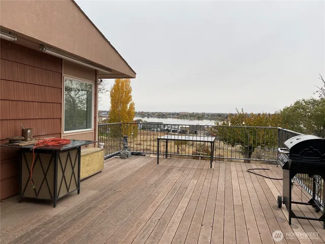 $464,000 | 1804 South Division Street, Moses Lake, WA 98837