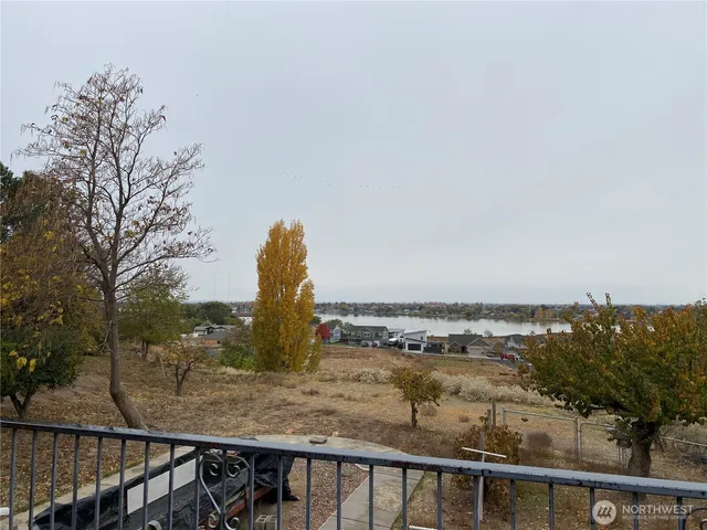 $464,000 | 1804 South Division Street, Moses Lake, WA 98837