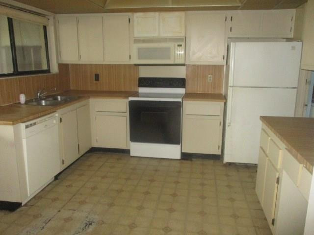 5224 Gate Lake Road, Unit 5224 Tamarac, FL 33319 - Photo 5 of 13 Photo 5