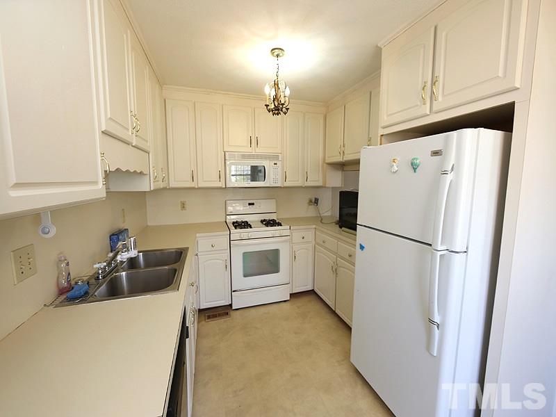 517 Southeast Maynard Road Cary, NC 27511 - Photo 11 of 24 Gallery Image 11