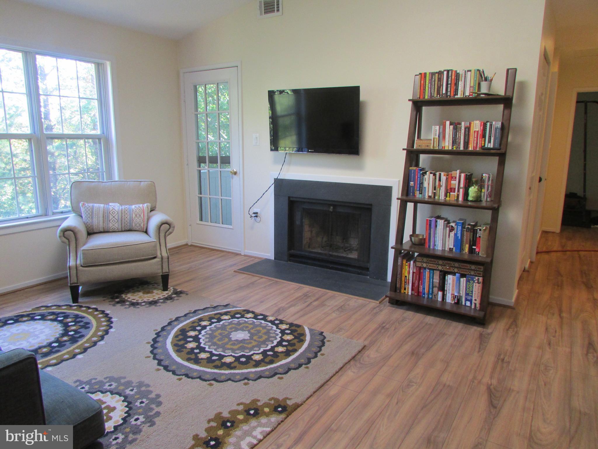 7703 Lexton Place, Unit 34 Springfield, VA 22152 - Photo 7 of 28 Living Room