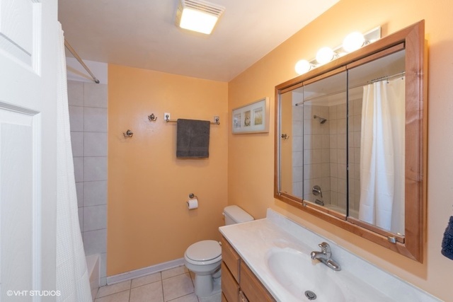 735 North Swift Road, Unit 201 Addison, IL 60101 - Photo 11 of 12