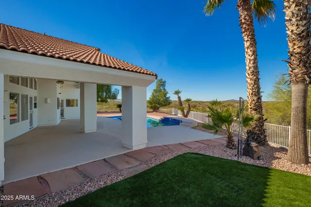 a house view with a outdoor space