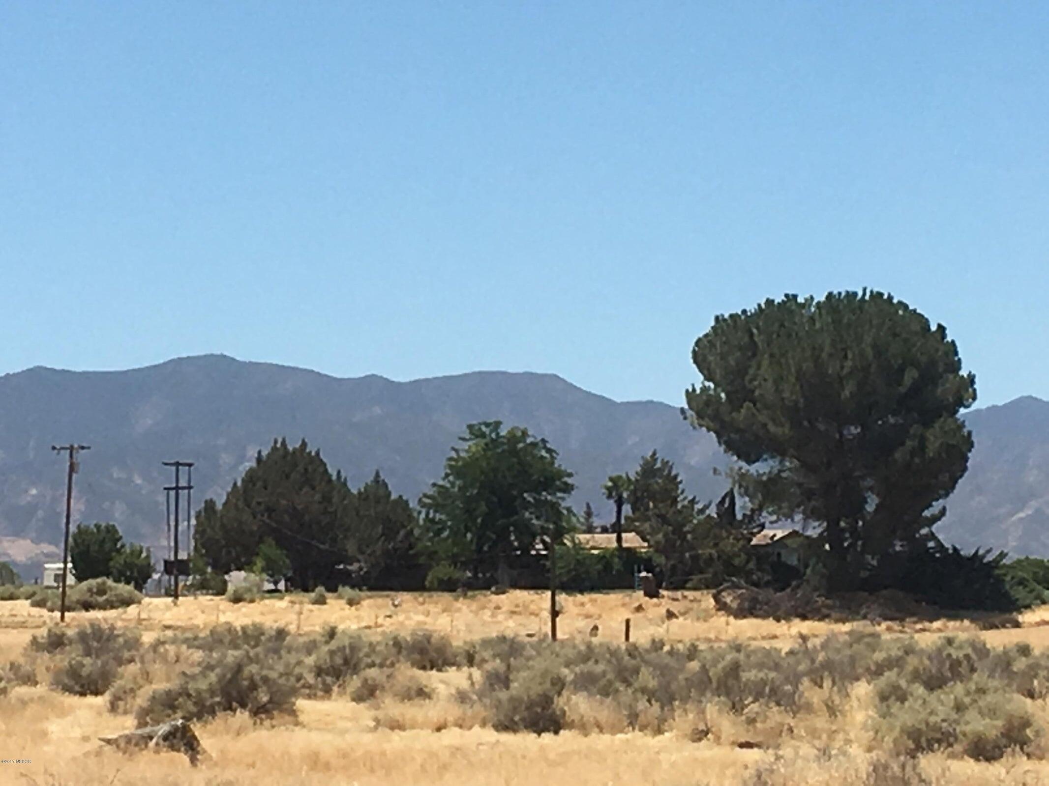 166 Russell Ranch Highway Cuyama, CA 93254 - Photo 26 of 28 a view of a snow with a mountain in the background