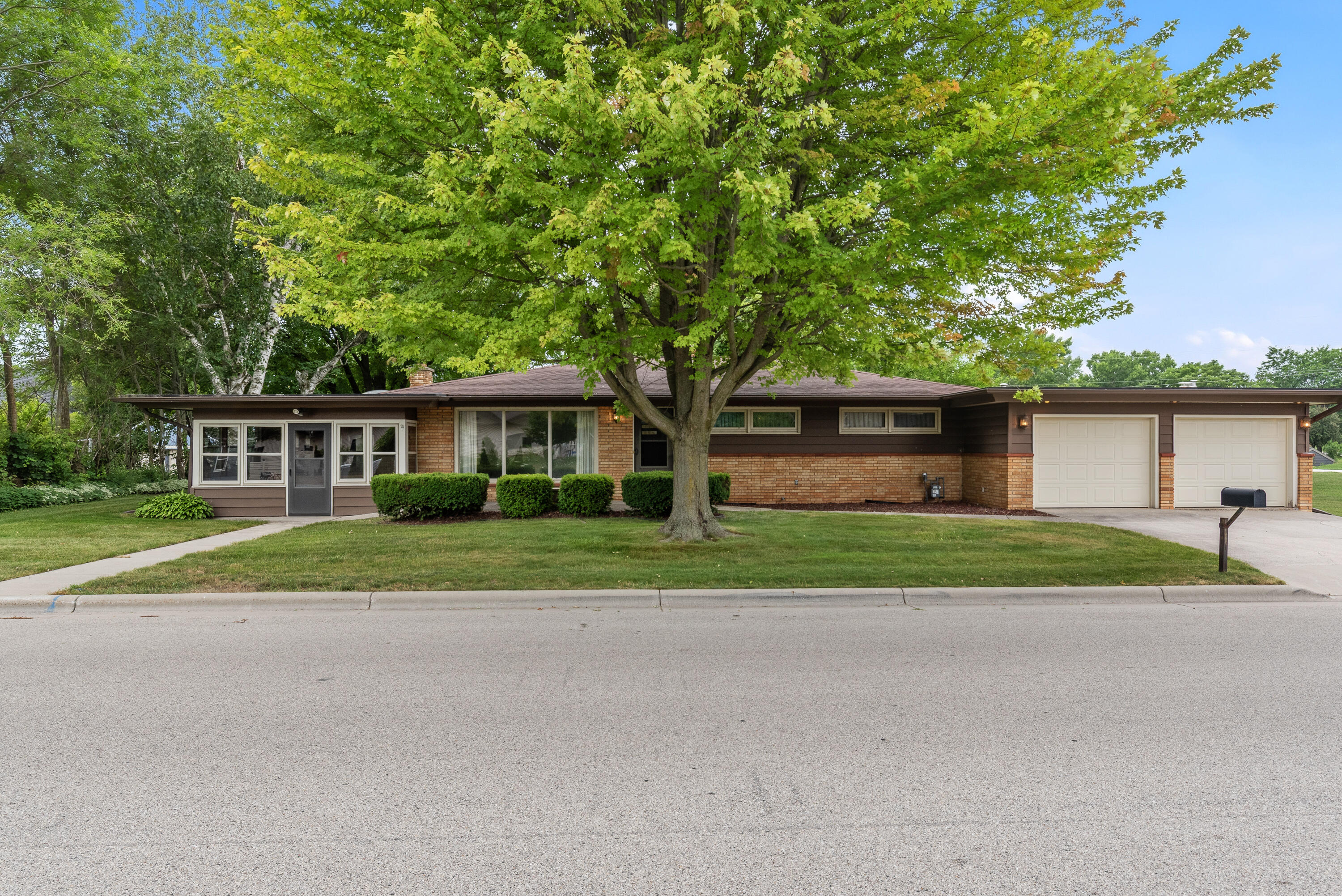 107 Edmaro Street Fredonia, WI 53021 - Photo 37 of 41 107 Edmaro St-5