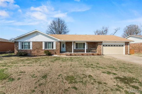 $250,999 | 106 Holmes Drive, Sikeston, MO 63801