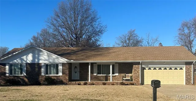 $260,000 | 106 Holmes Drive, Sikeston, MO 63801