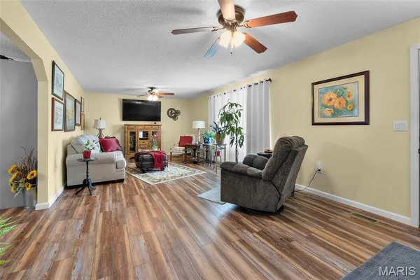 $250,999 | 106 Holmes Drive, Sikeston, MO 63801