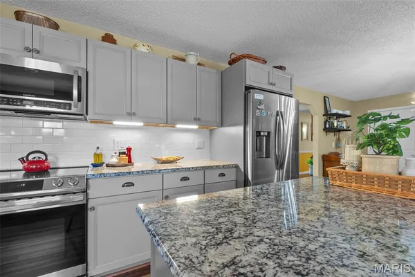 $250,999 | 106 Holmes Drive, Sikeston, MO 63801