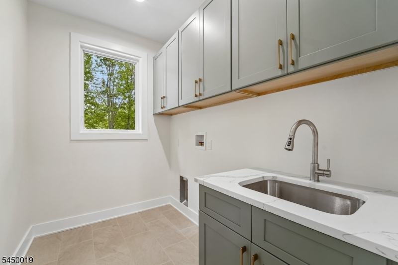 54 Martin Road Livingston, NJ 07039 - Photo 39 of 48