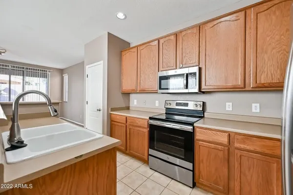 $2,295 | 3652 East Temecula Way, Gilbert, AZ 85297