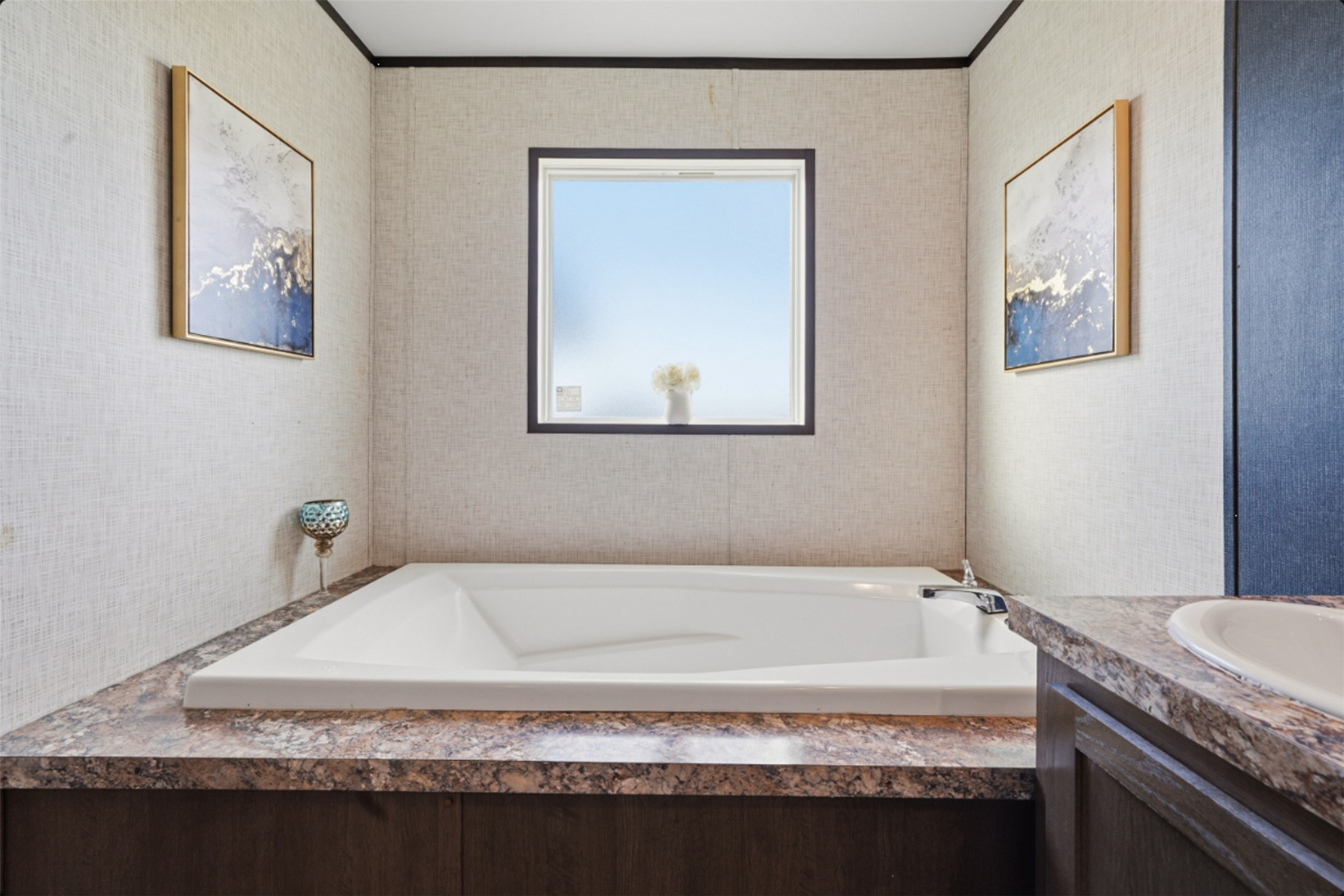 2493 County Road 464 Elgin, TX 78621 - Photo 19 of 40 a bathroom with bathtub sink and mirror