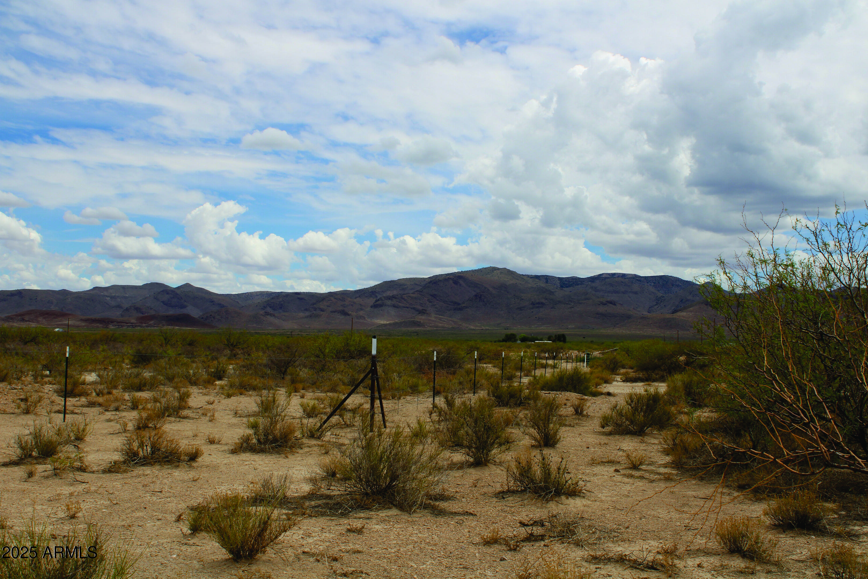 40.98-acre East Many Wells Road, Unit 32 San Simon, AZ 85632 - Photo 18 of 31 a view of an ocean with a mountain