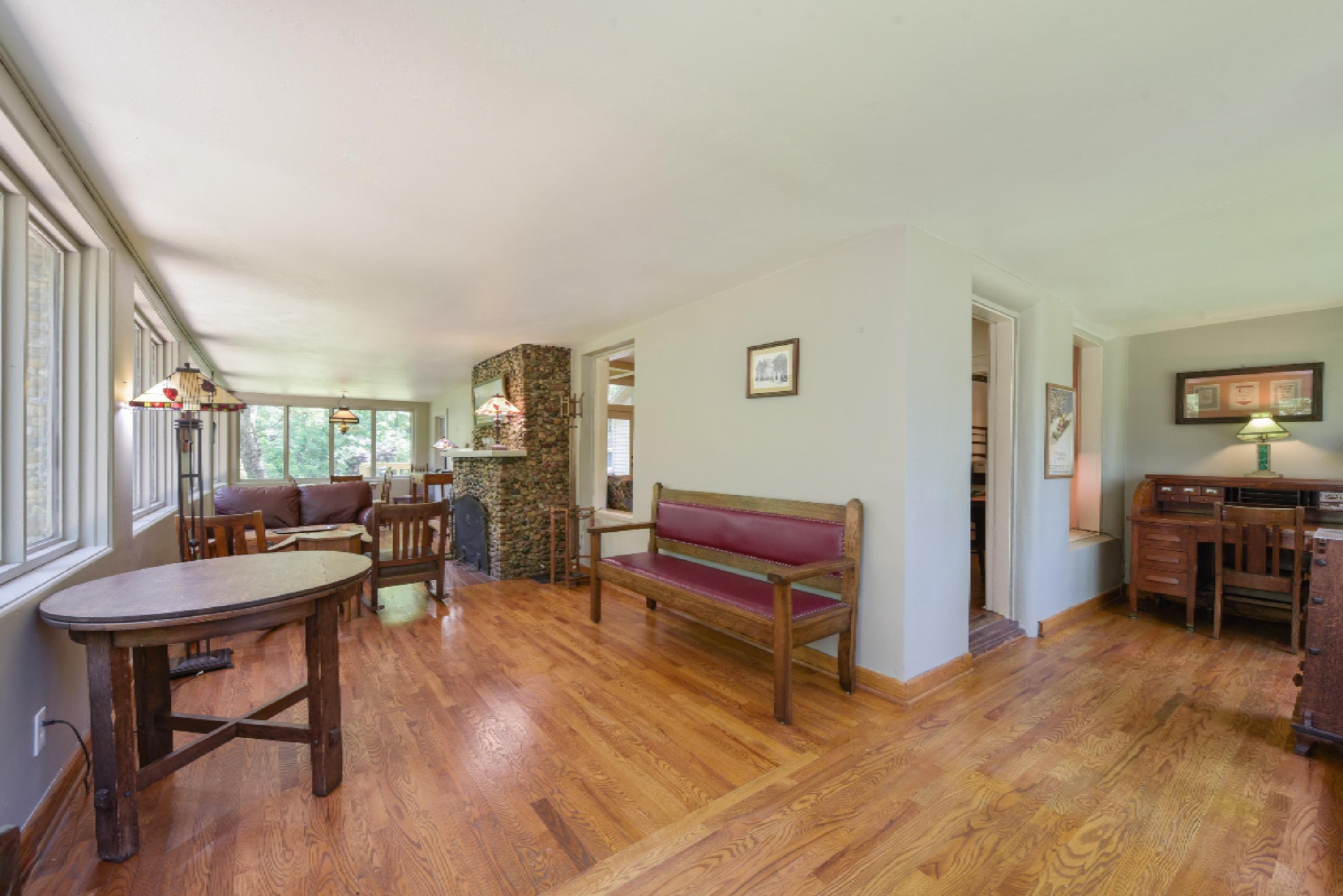 15093 Lakeshore Road Lakeside, MI 49116 - Photo 12 of 31 02_15093LakeshoreRoad_84_Entryway_HiRes