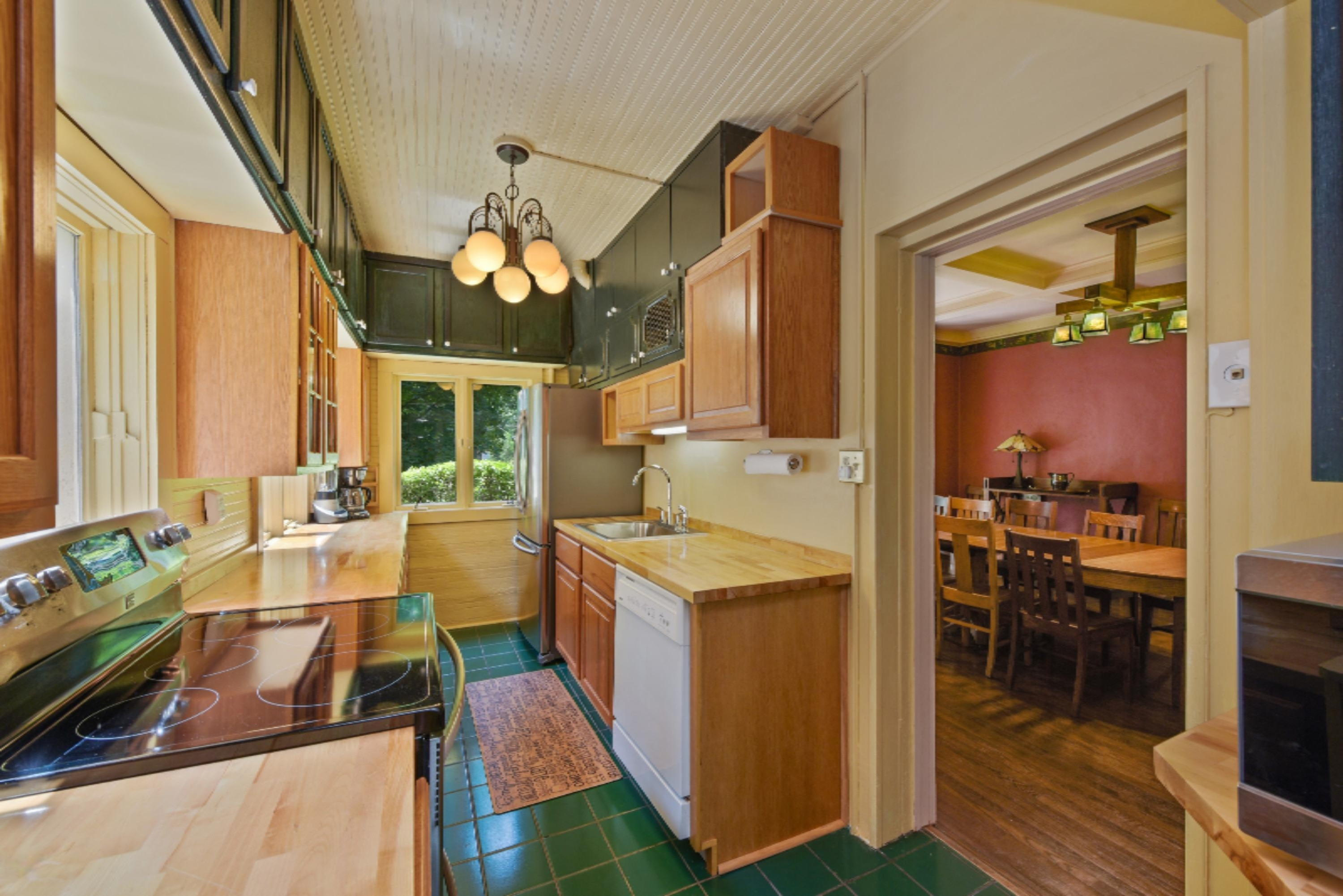 15093 Lakeshore Road Lakeside, MI 49116 - Photo 14 of 31 05_15093LakeshoreRoad_5_Kitchen_HiRes