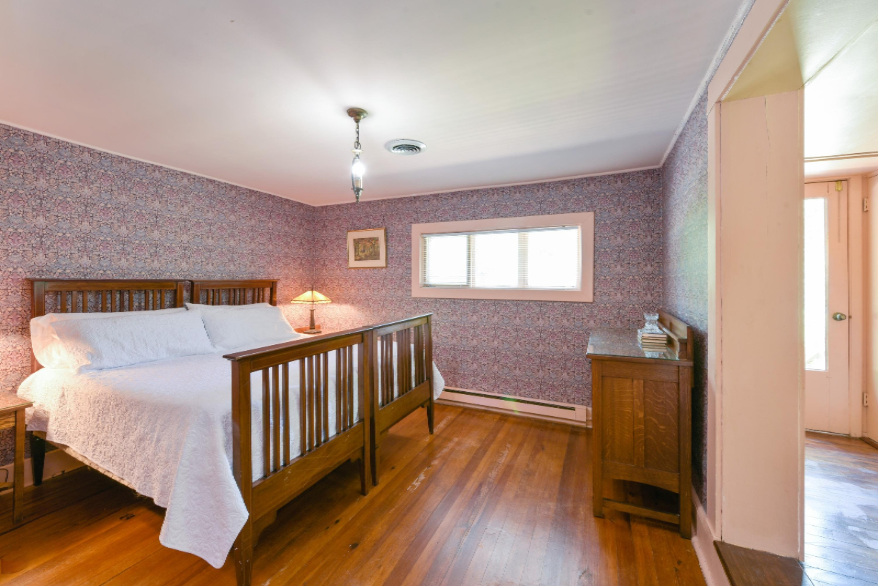 15093 Lakeshore Road Lakeside, MI 49116 - Photo 20 of 31 09_15093LakeshoreRoad_153_2ndBedroom_HiR