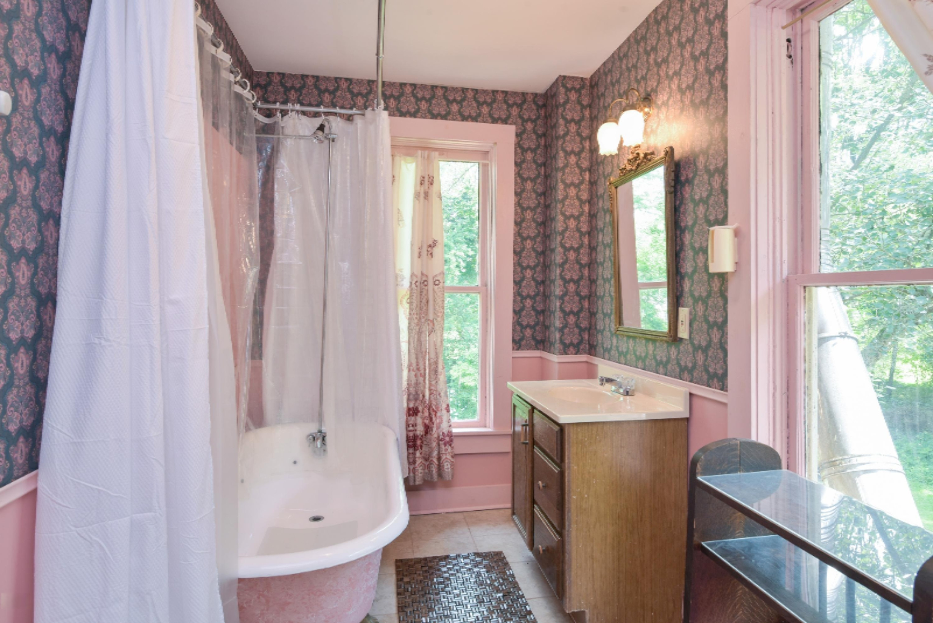 15093 Lakeshore Road Lakeside, MI 49116 - Photo 21 of 31 10_15093LakeshoreRoad_8_Bathroom_HiRes