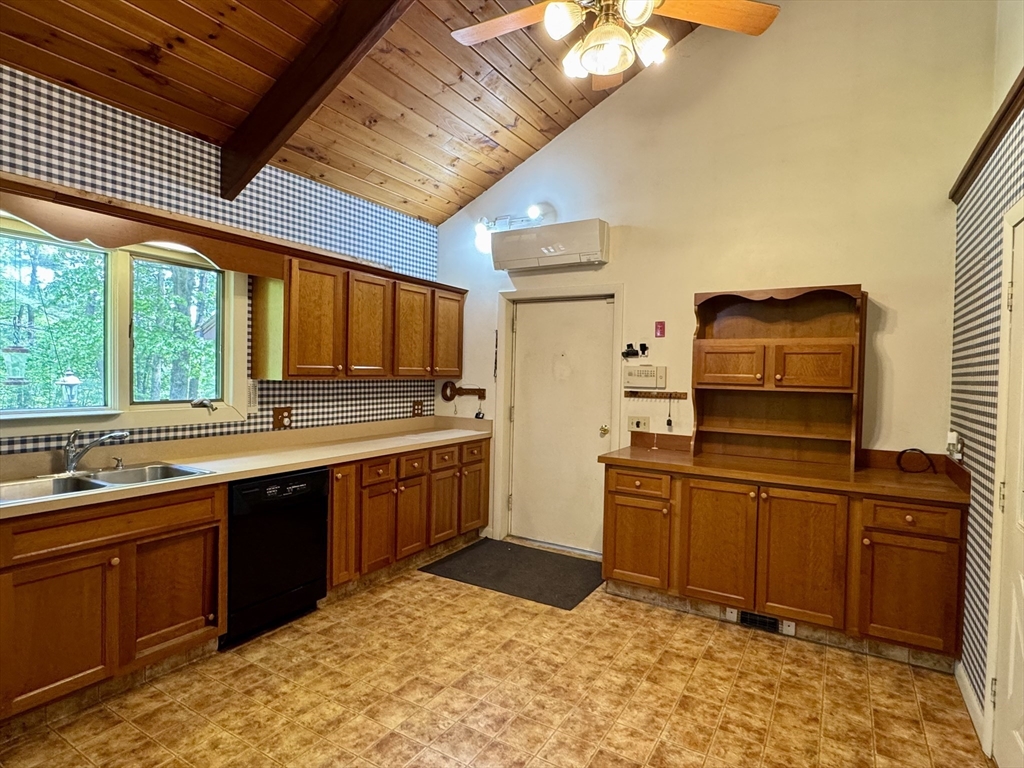 64 Number 10 Schoolhouse Road Charlton, MA 01507 - Photo 6 of 39