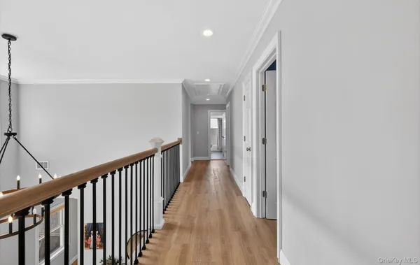 $1,395,000 | 270 Edgewood Avenue, Oakdale, NY 11769