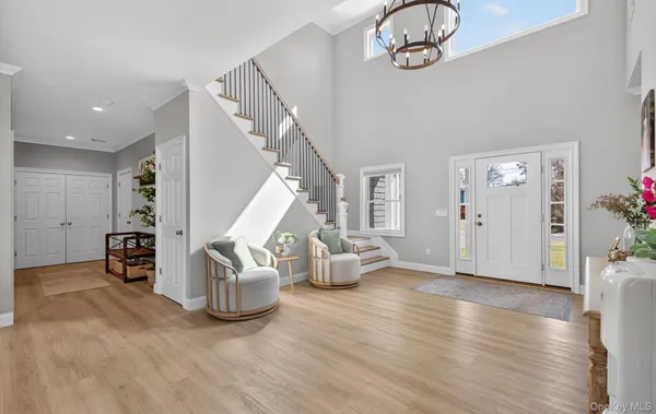 $1,395,000 | 270 Edgewood Avenue, Oakdale, NY 11769