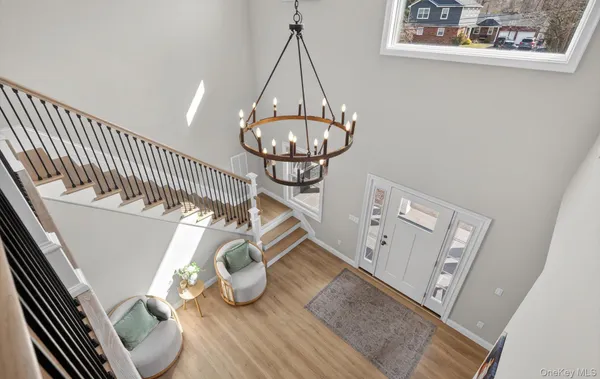 $1,395,000 | 270 Edgewood Avenue, Oakdale, NY 11769