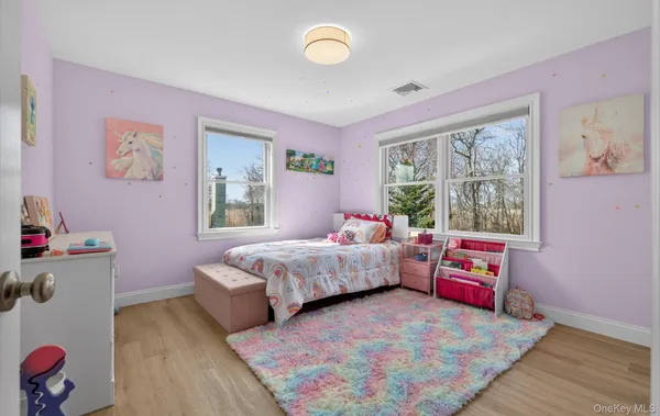 $1,395,000 | 270 Edgewood Avenue, Oakdale, NY 11769