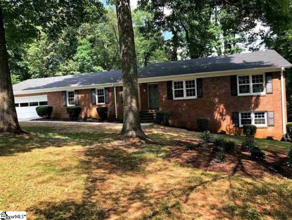112 Holly Road Taylors, SC 29687 - Photo 2 of 32 Gallery Image 2