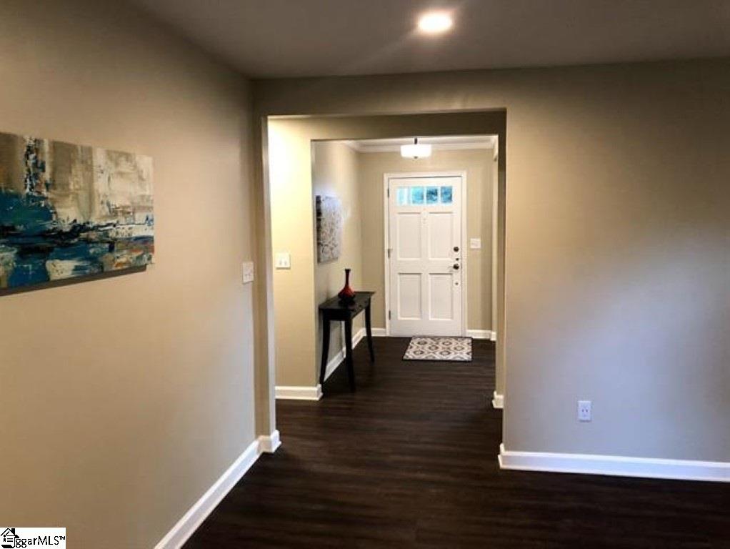 112 Holly Road Taylors, SC 29687 - Photo 4 of 32 Gallery Image 4