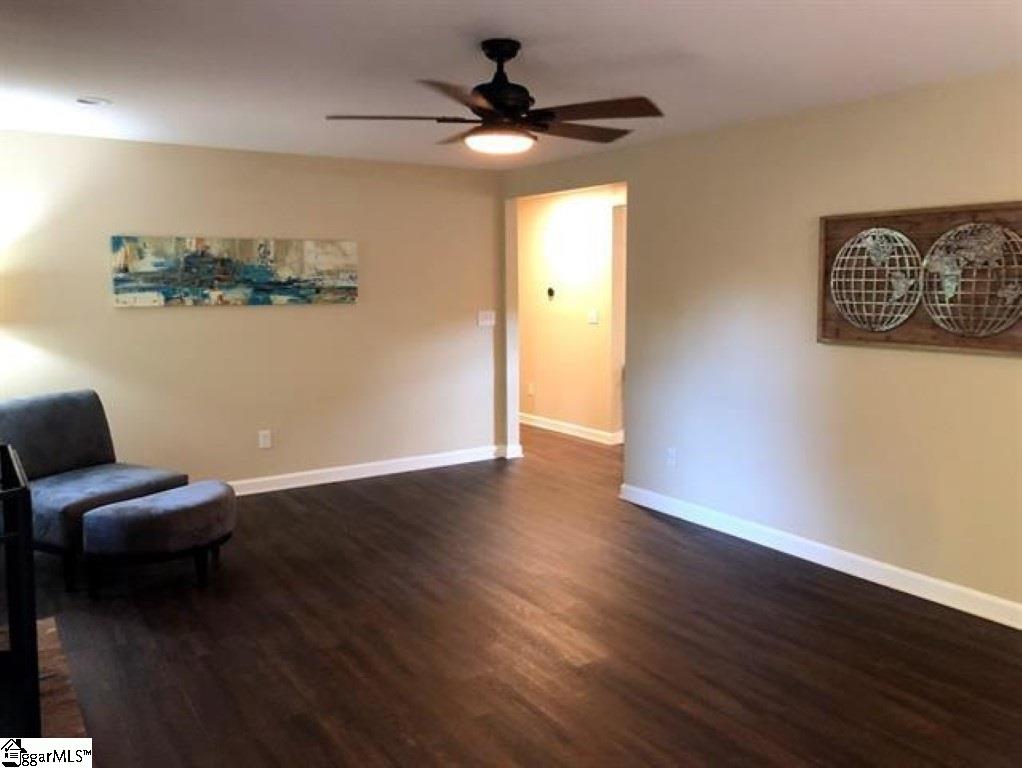 112 Holly Road Taylors, SC 29687 - Photo 6 of 32 Gallery Image 6