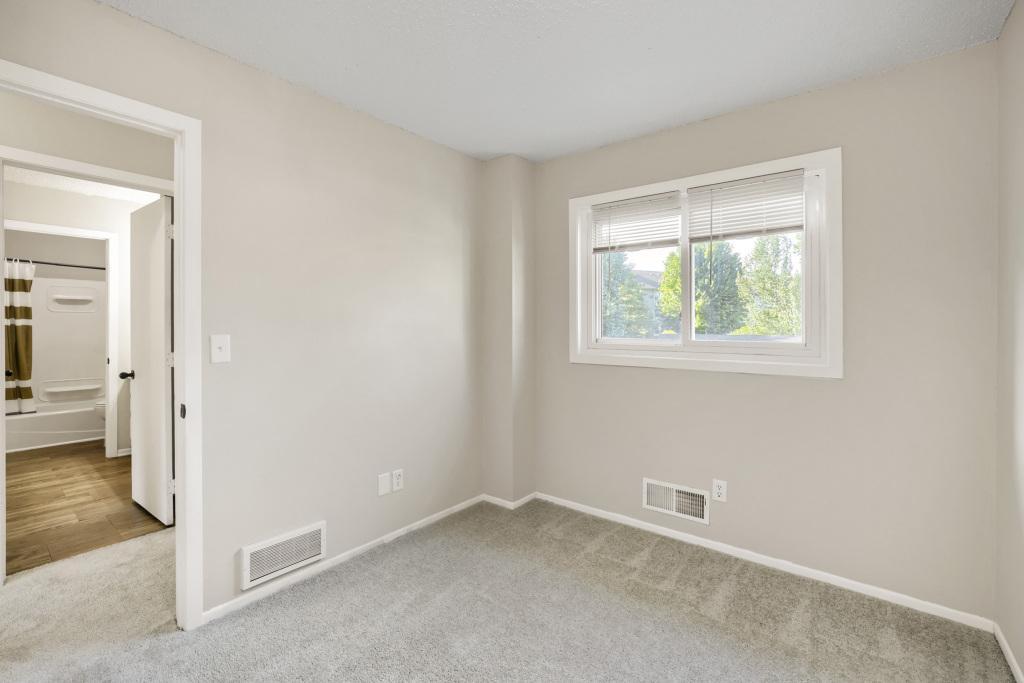 5918 Cahill Avenue Inver Grove Heights, MN 55076 - Photo 15 of 28