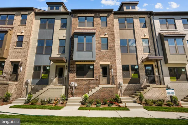 $3,900 | 3404 Chester Alley, Hyattsville, MD 20782