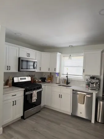 $2,400 | 16 Catherine Street, Unit 2, Bristol, RI 02809