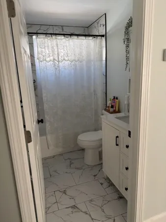 $2,400 | 16 Catherine Street, Unit 2, Bristol, RI 02809