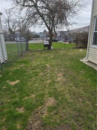 $2,400 | 16 Catherine Street, Unit 2, Bristol, RI 02809