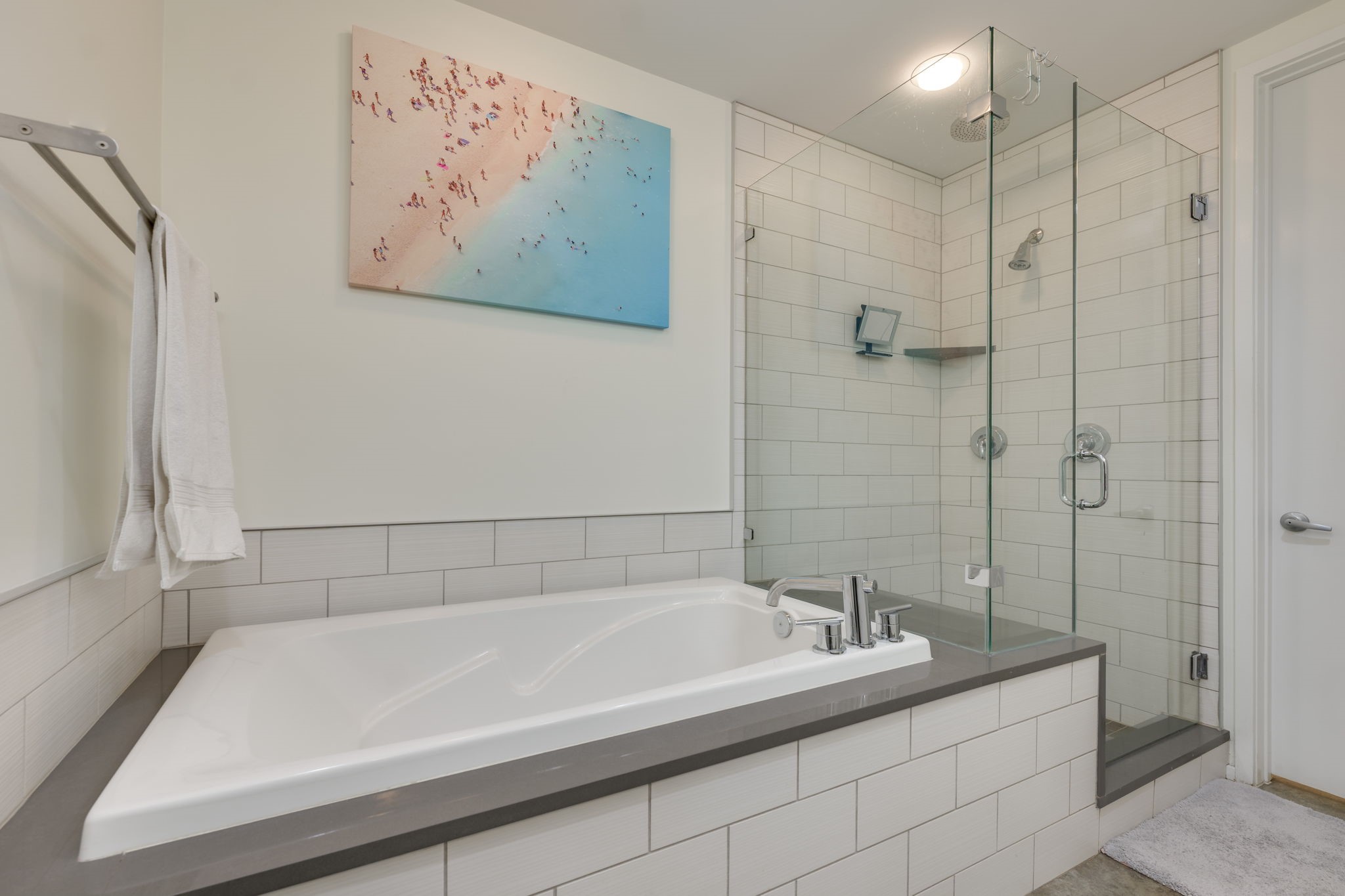2301 South 5th Street, Unit 5 Austin, TX 78704 - Photo 27 of 39 Bathroom with separate shower and tub