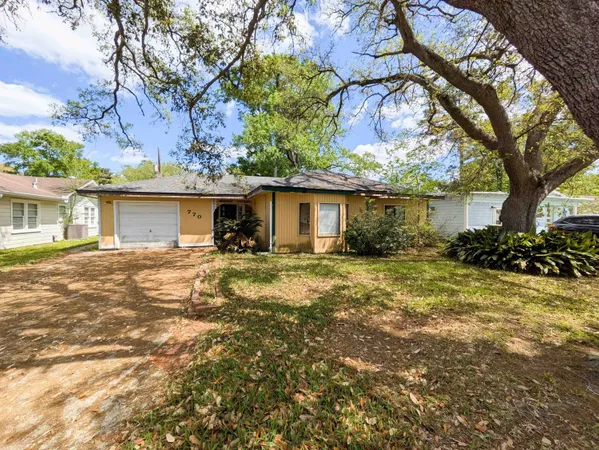 $1,895 | 770 Peyton Drive, Beaumont, TX 77706