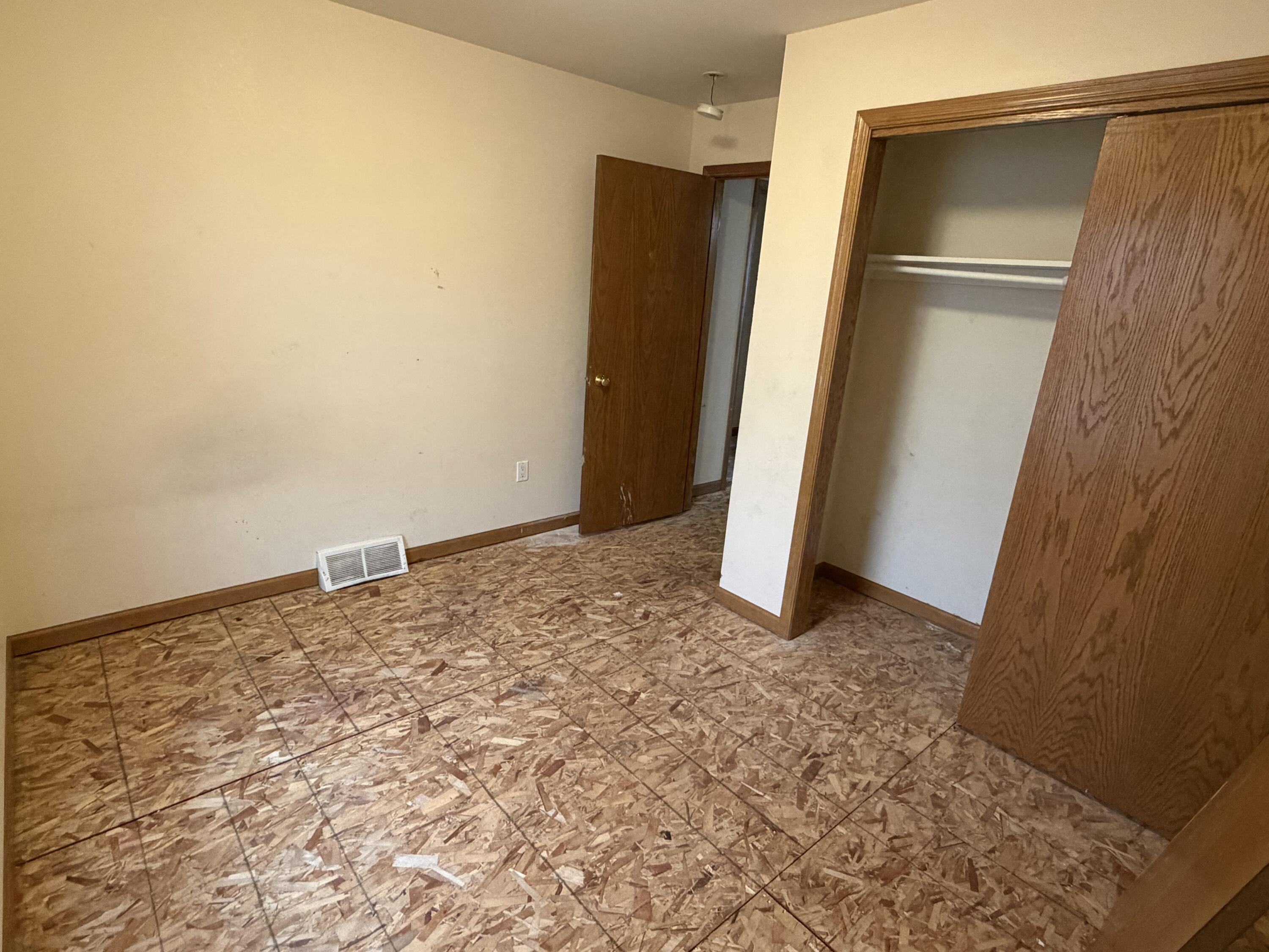 2140 North 27th Street Milwaukee, WI 53208 - Photo 16 of 21 2nd Floor Bedroom 2