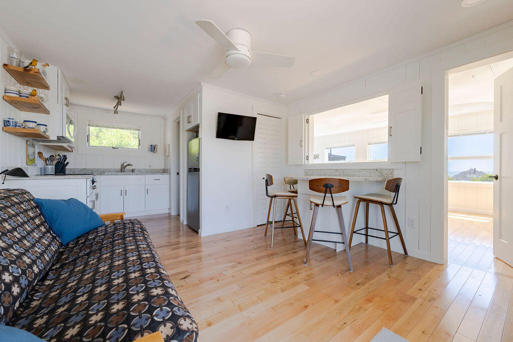 168 Shore Road, Unit 8 Truro, MA 02666 - Photo 11 of 18 IMG_0313