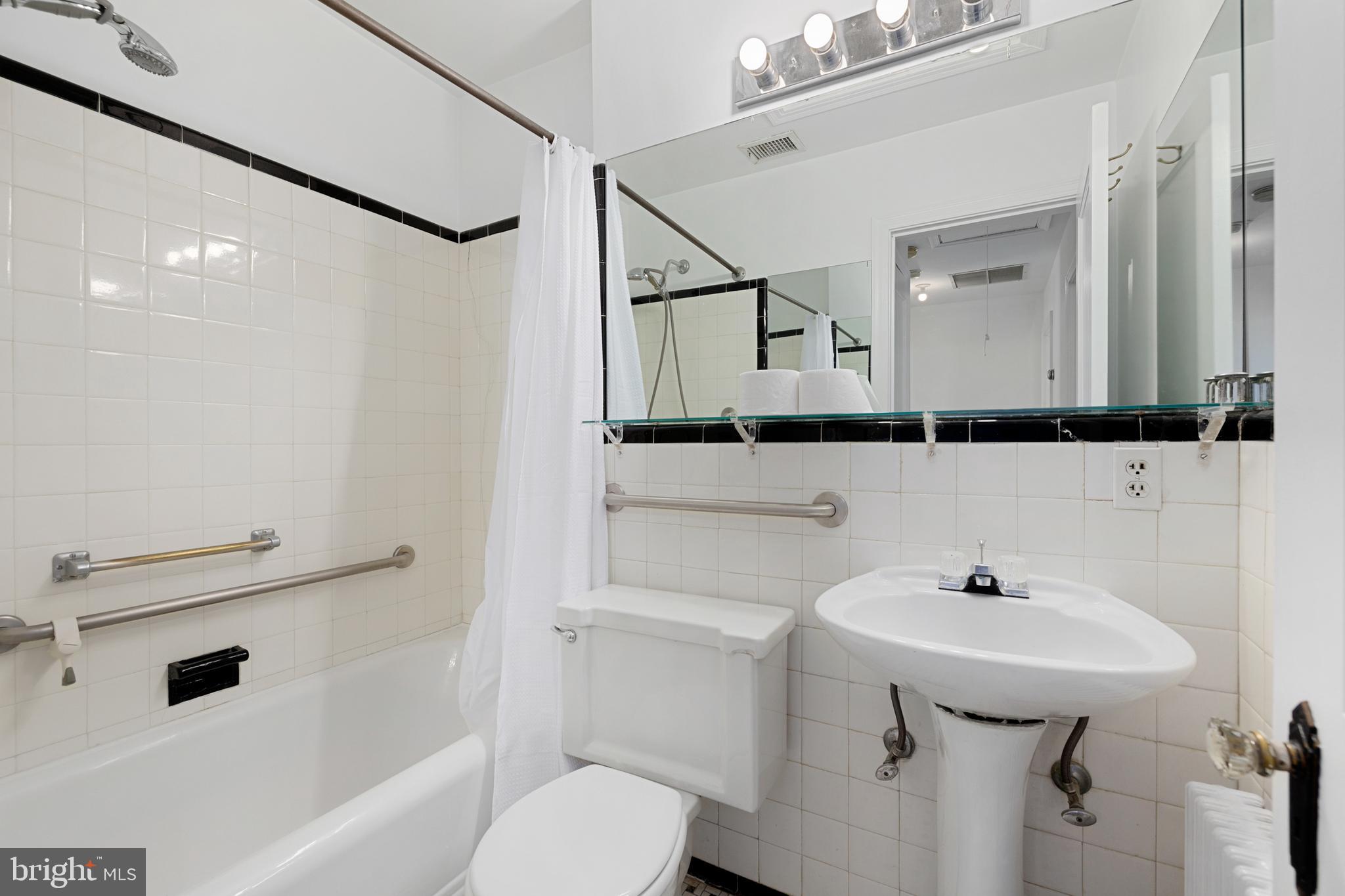 2021 Tunlaw Road Northwest Washington, DC 20007 - Photo 11 of 12 Gallery Image 11