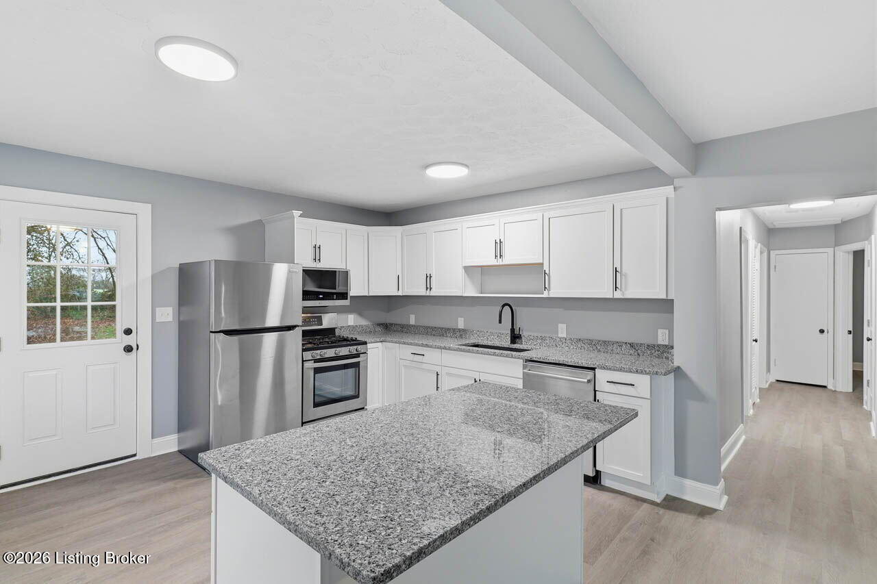 5311 Red Leaf Road Louisville, KY 40218 - Photo 10 of 34 5311 Red Leaf Rd - 10