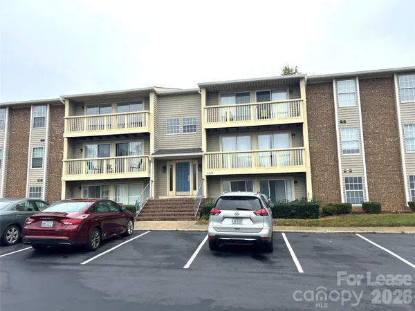 $1,350 | 1624 Arlyn Circle, Unit H, Charlotte, NC 28213