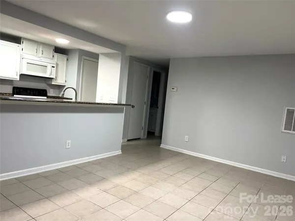 $1,350 | 1624 Arlyn Circle, Unit H, Charlotte, NC 28213